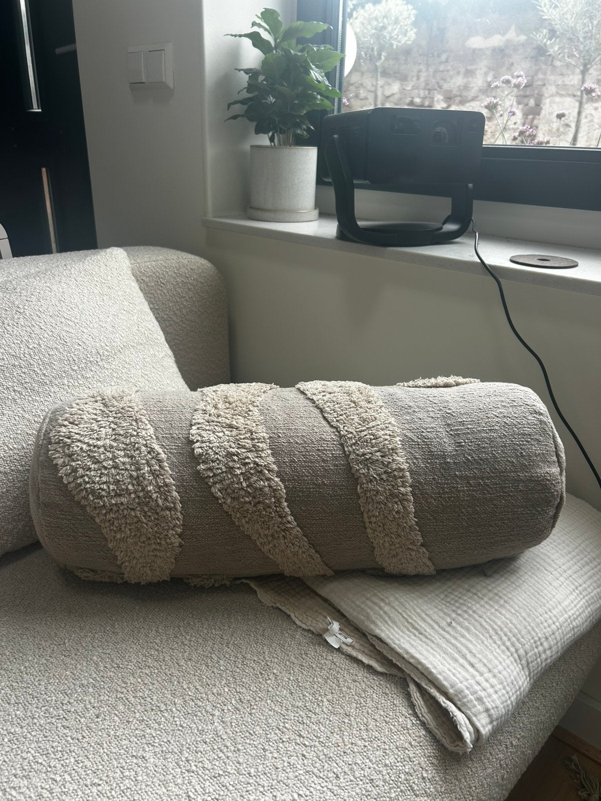 Twee Rolkussen JYSK taupe/zand, Eenpersoons, Nieuw, 75 tot 100 cm, Ophalen of Verzenden