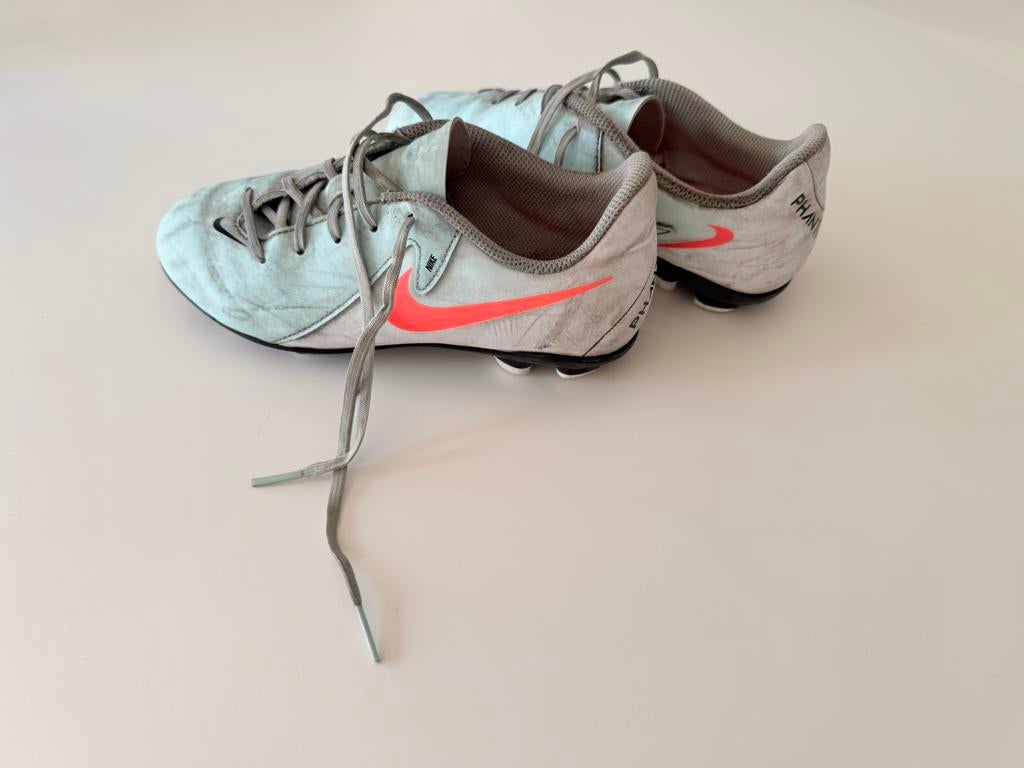 Nike Phantom voetbalschoenen mt 35,5, Ophalen, Gebruikt, Maat XS of kleiner, Schoenen