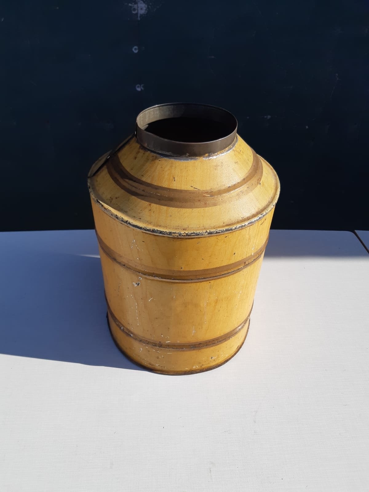 Vintage metalen bus/pot - geel met strepen, Ophalen of Verzenden