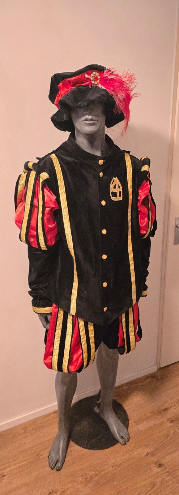 Pietenpak Malaga Zwart/Rood - XXL - Zo goed als nieuw, Ophalen