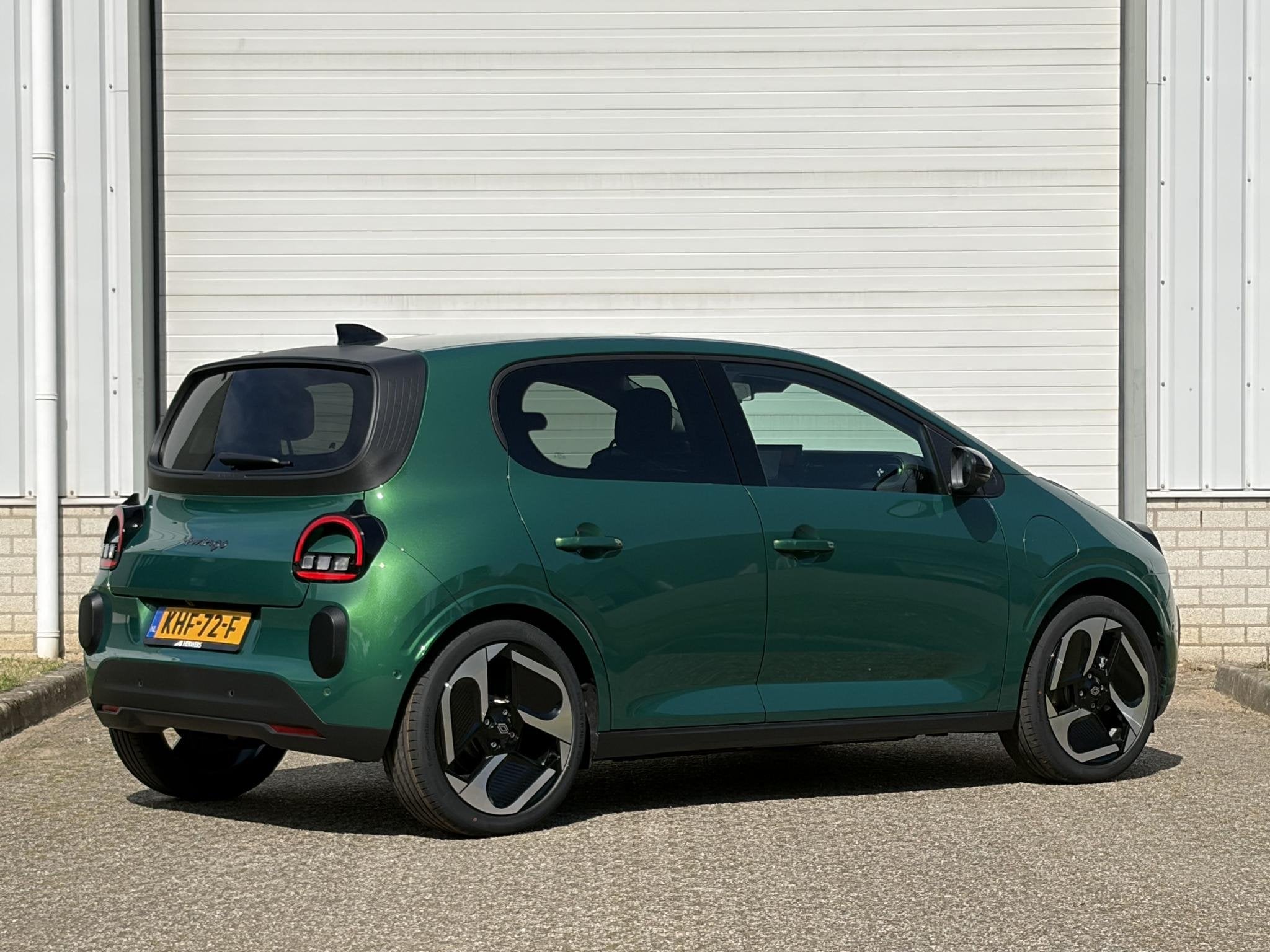 Renault Twingo urban range techno 27.5 kWh / Garantie tot 30, Auto's, Renault, Electronic Stability Program (ESP), 180 min, Origineel Nederlands
