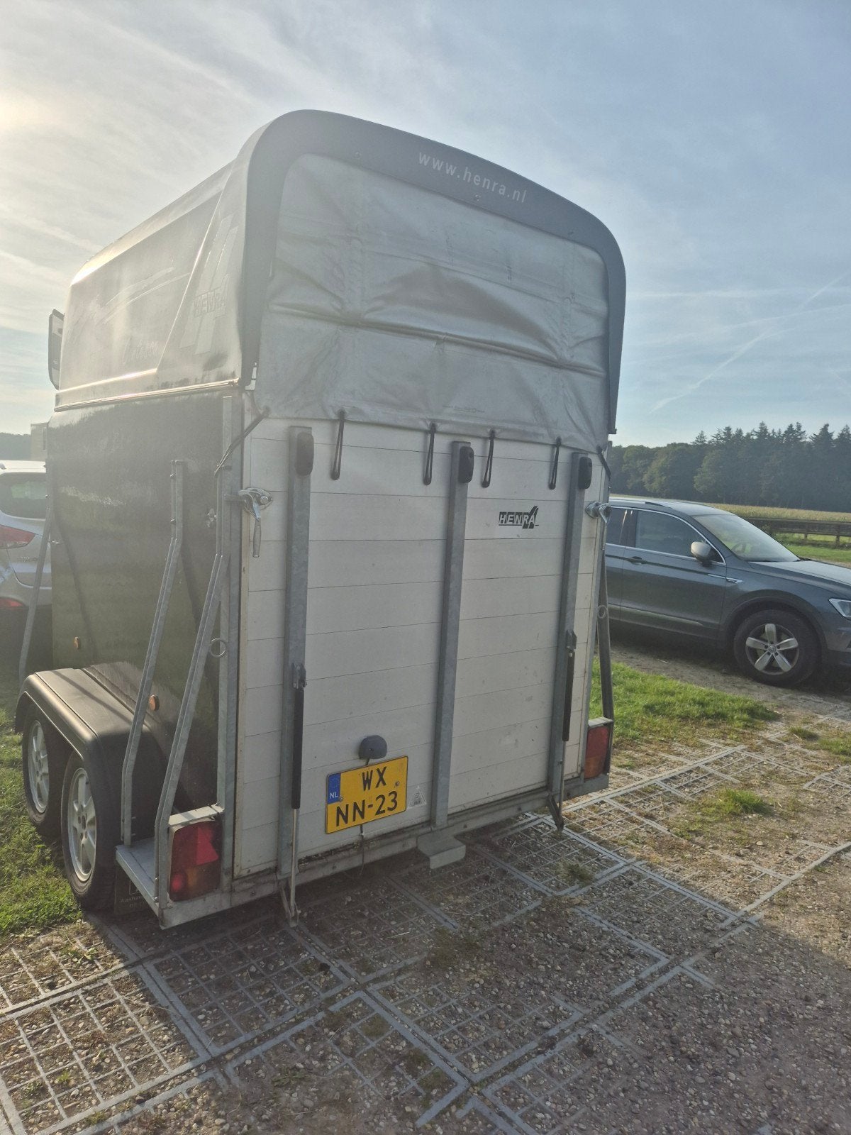 Henra Contessa paardentrailer - met schade, Ophalen, Gebruikt, Polyester