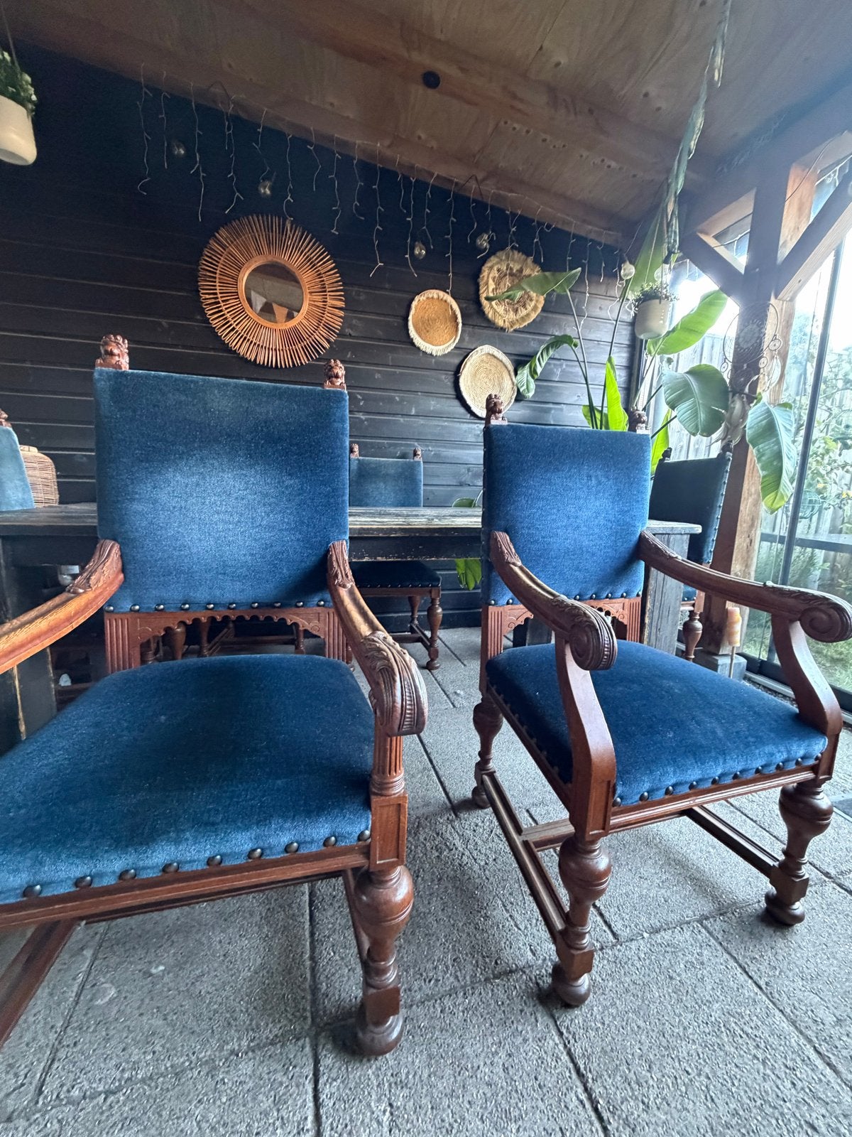 Antieke eetkamerstoelen met blauw velours bekleding, Ophalen