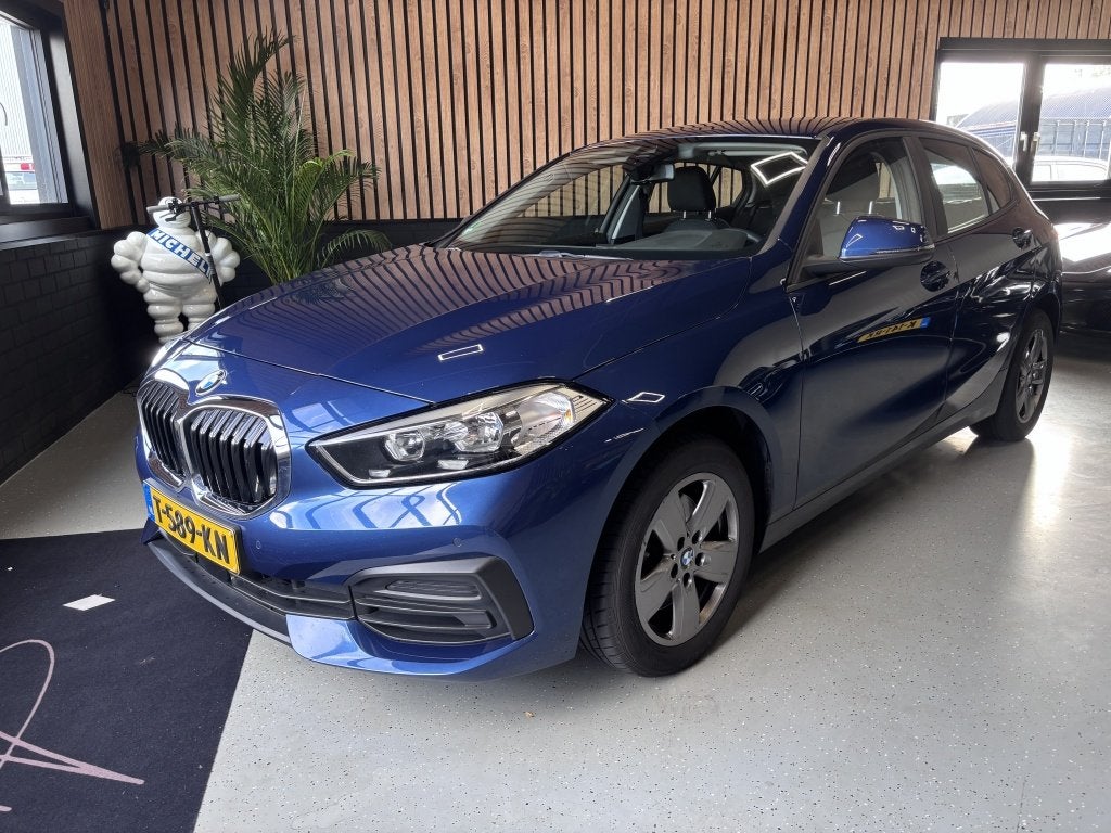 Bmw 1-serie 118i Intro | Dealer onderhouden | CARPLAY, 136 pk, Gebruikt, Blauw, Origineel Nederlands