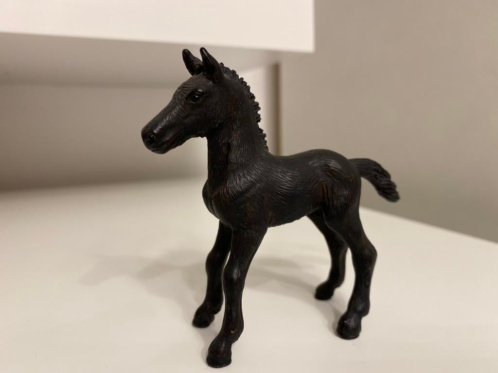 Schleich Fries Veulen ~ 13622, Verzamelen, Dierenverzamelingen, Ophalen of Verzenden, Paard, Beeldje of Figuurtje
