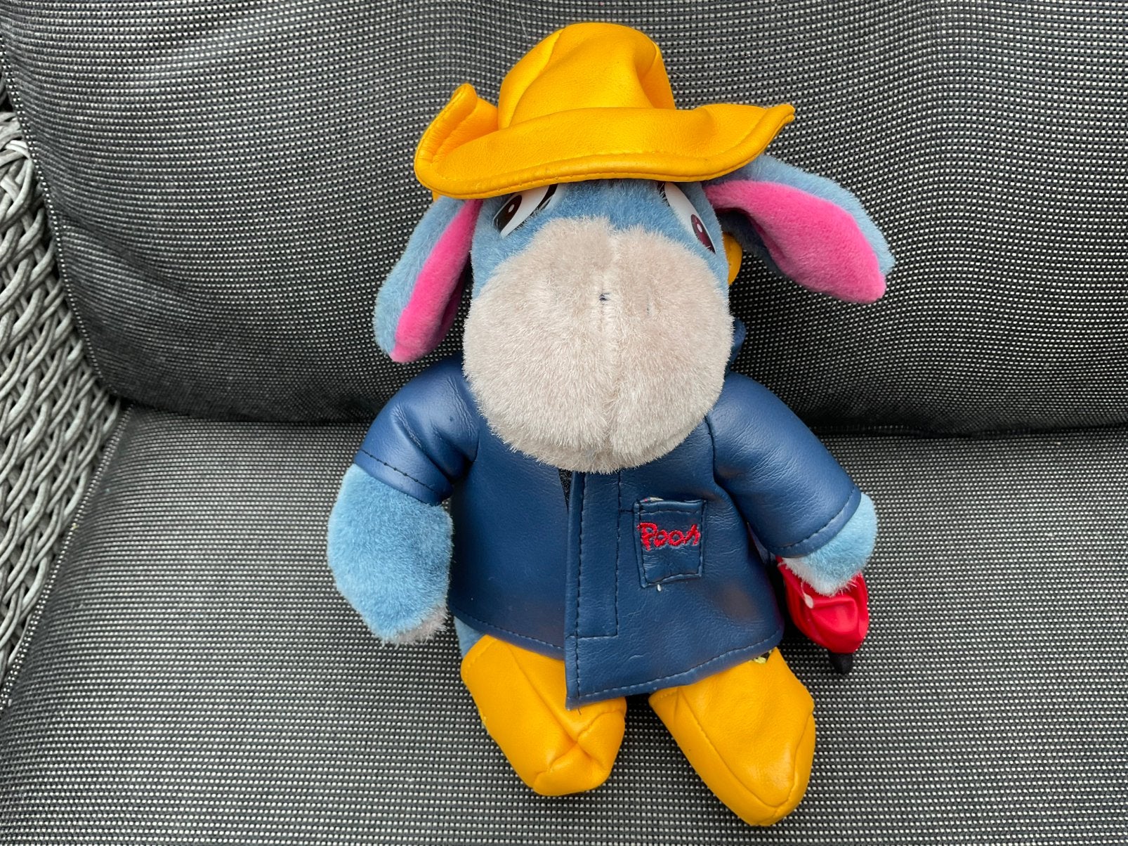 Zgan, niet kapot, Disney Ieoor Eeyore met regenjas aan, Ophalen, Zo goed als nieuw, Beeldje of Figuurtje