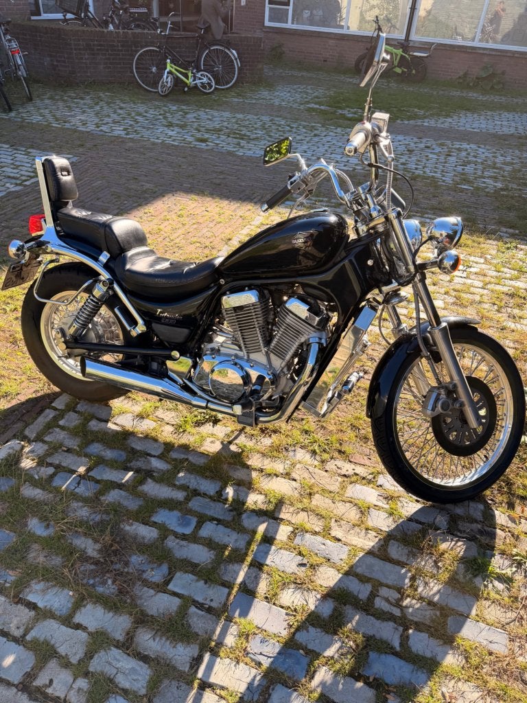 Suzuki Intruder VS800 | 1997 | Nette klassieke chopper, Motoren, Cardan-aandrijving, 2 cilinders, 805 cc, Gebruikt