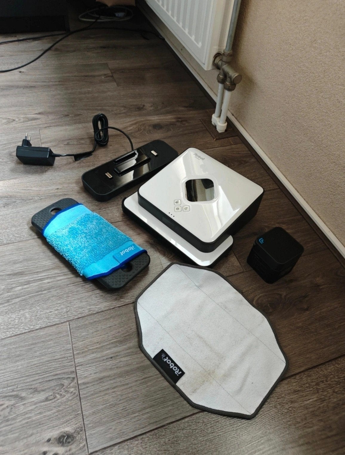 iRobot Braava 390t dweilrobot, Ophalen of Verzenden, Zo goed als nieuw, Robotstofzuiger