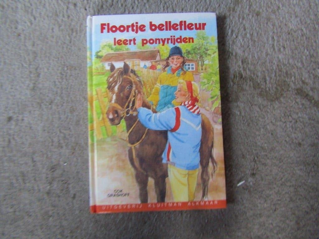Boek: Floortje Bellefleur leert ponnyrijden, Boeken, Ophalen of Verzenden, Gelezen, Cok Grashoff, Fictie algemeen