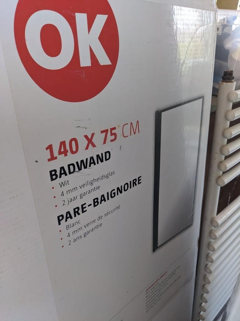 Badwand OK 140 x 75 cm (wit), Ophalen, Zo goed als nieuw