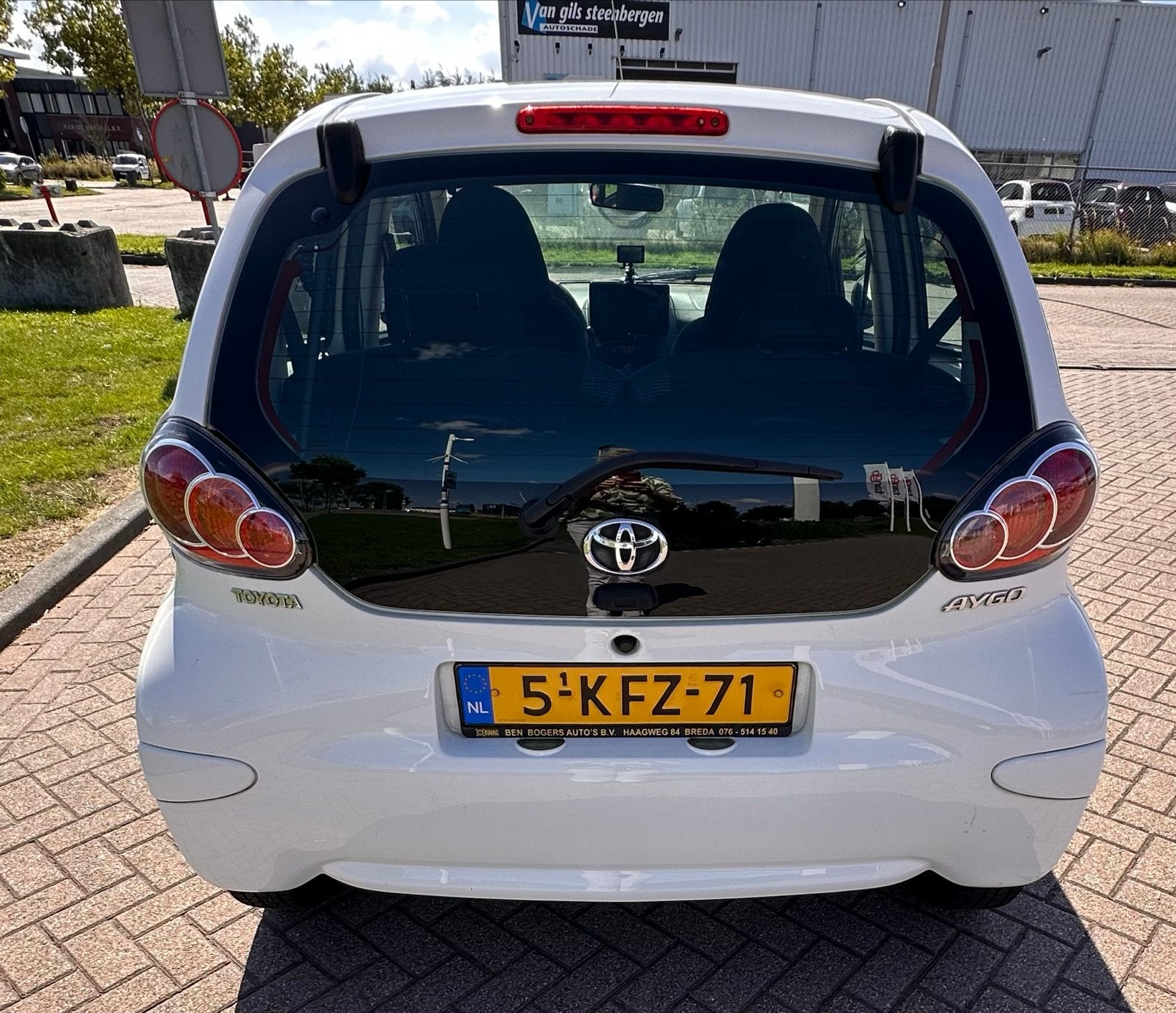 Apple Carplay + airco: Toyota Aygo 1.0 12V Vvt-i 5DRS 2012, Voorwielaandrijving, 4 stoelen, Handgeschakeld, Particulier