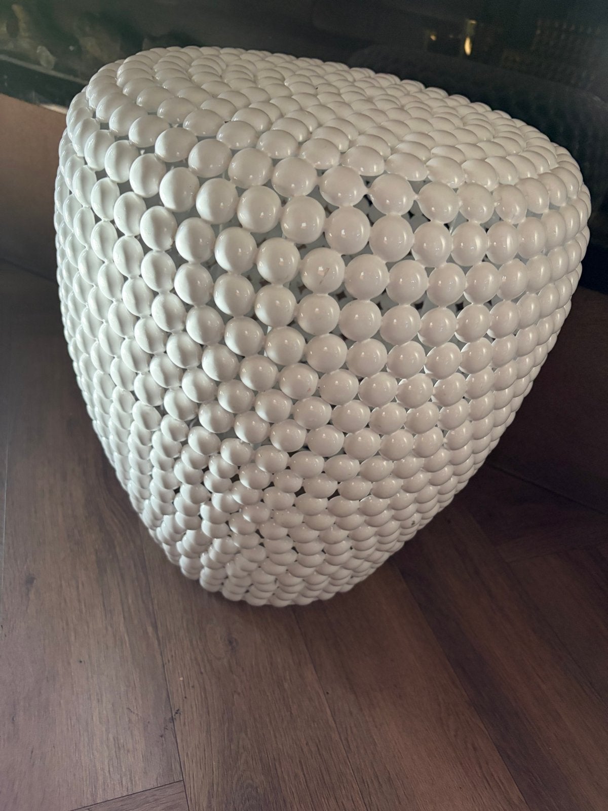 Pols Potten krukje/bijzettafel wit met bolletjes, Ophalen of Verzenden, Zo goed als nieuw, Modern, Wit