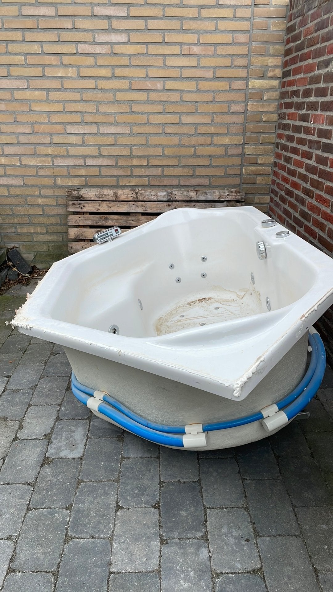 Whirlpool - gratis afhalen, Huis en Inrichting, Badkamer | Complete badkamers, Ophalen, Gebruikt