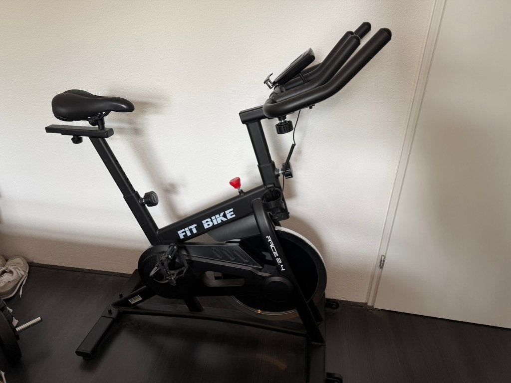 Spinningfiets FitBike Race 2.4 met Bluetooth, Sport en Fitness, Ophalen, Zo goed als nieuw, Buik, Spinningfiets