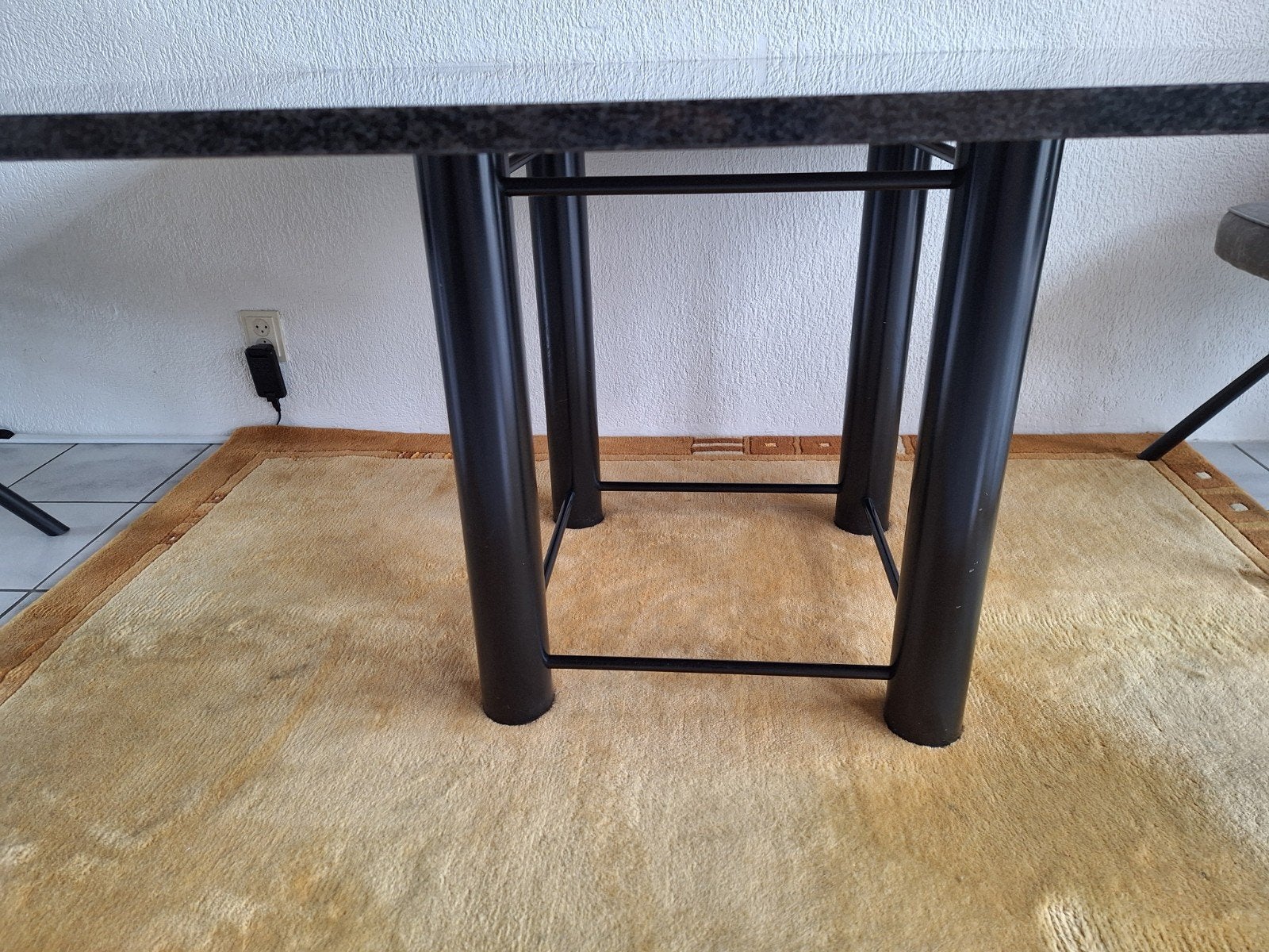 Marmeren.eettafel zwart, Ophalen