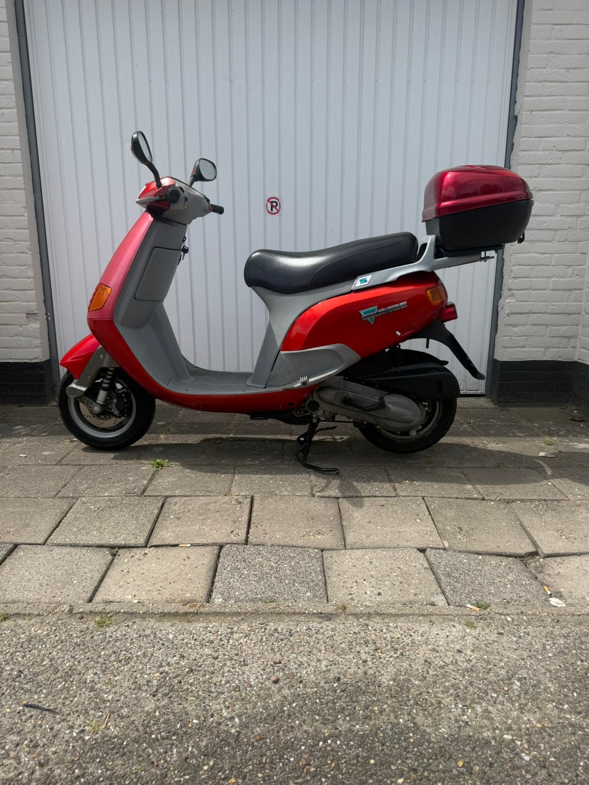 te koop piaggio skr 125cc, Ophalen of Verzenden, Zo goed als nieuw, Benzine, Overige modellen