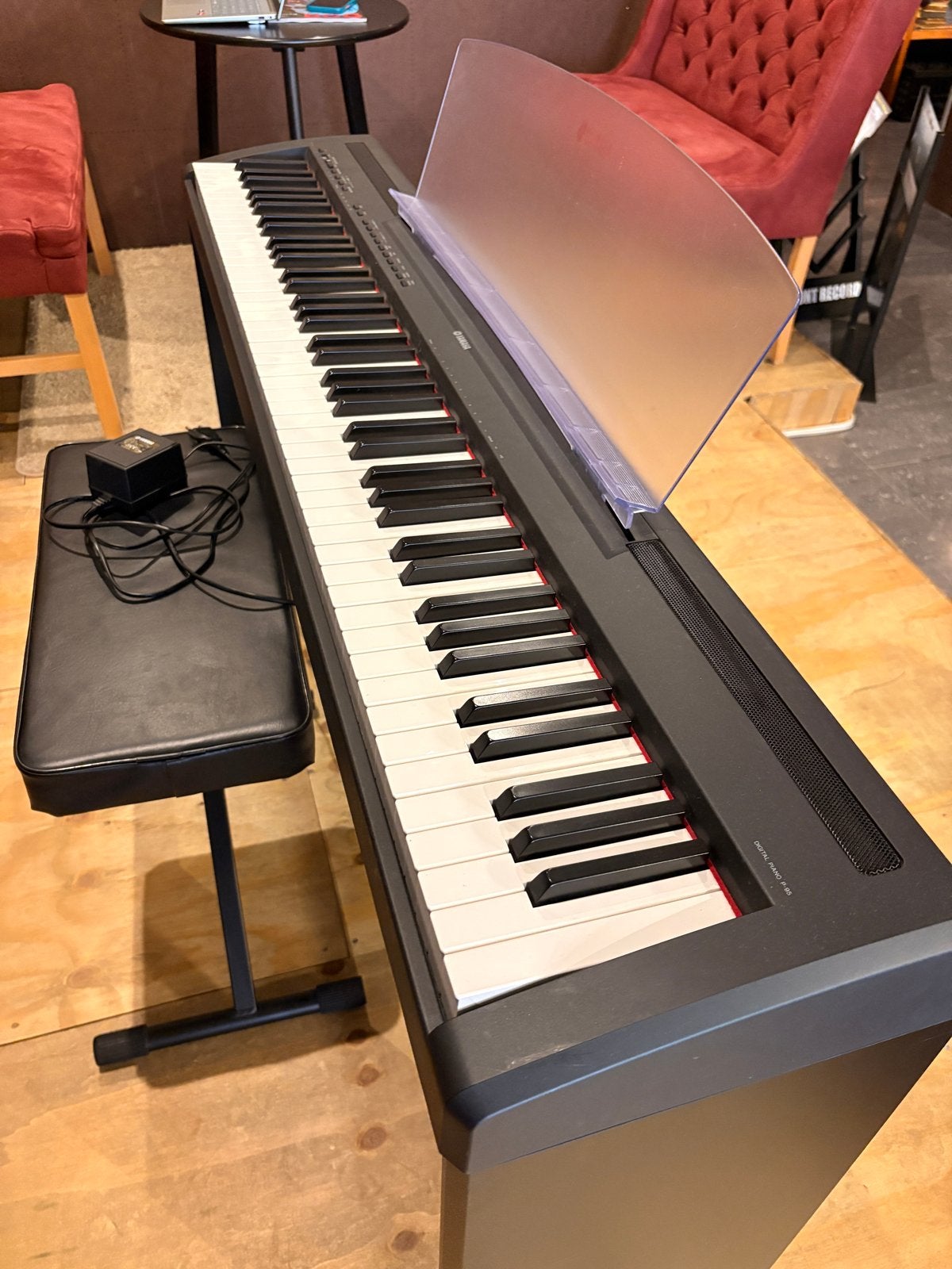 Yamaha P-95 Digitaal Piano met Kruk en Pedalen, Ophalen, Gebruikt, Zwart, Digitaal