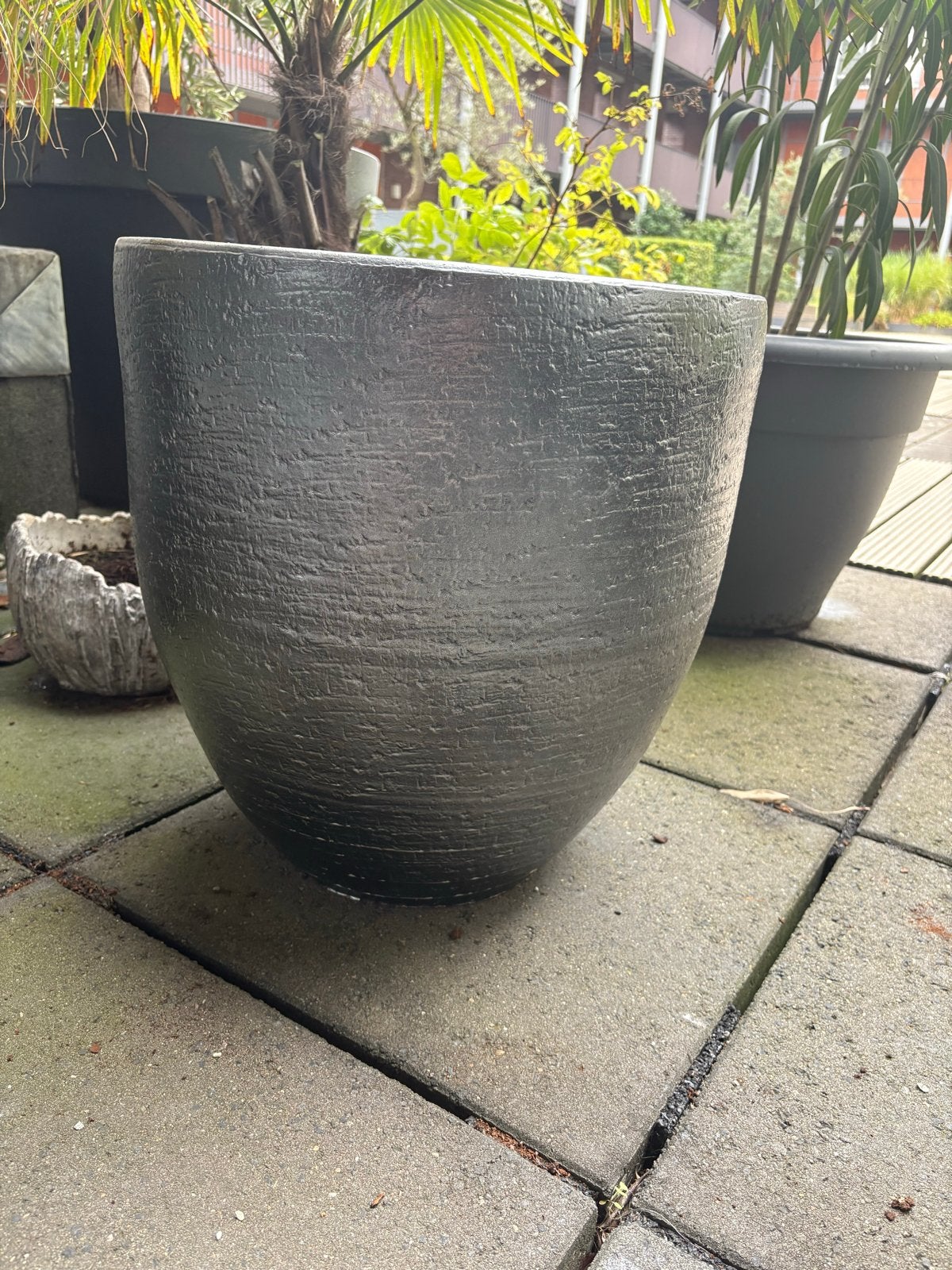Grote donkergrijze bloempot, 46x48 cm, Ophalen, Overige materialen, Gebruikt, 40 cm of meer