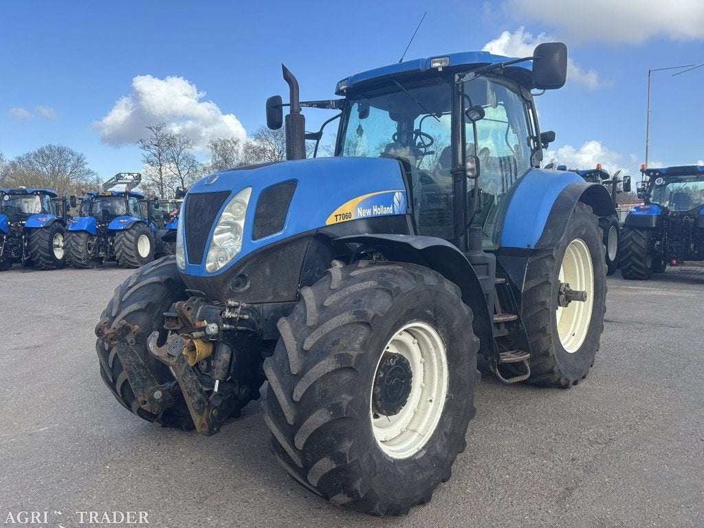 NEW HOLLAND T7060, Gebruikt, -, Meer dan 10000, Niet opgegeven