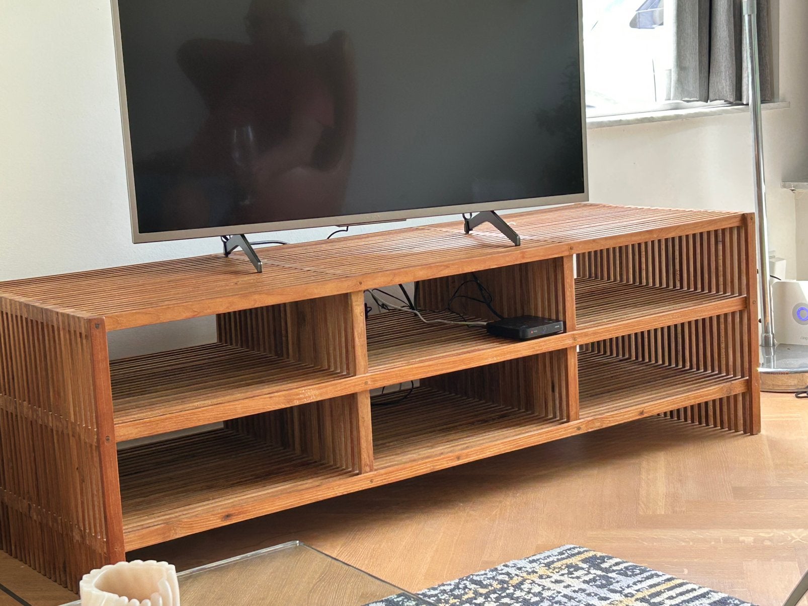 Teak kastje, Ophalen, 150 tot 200 cm, Zo goed als nieuw, Minder dan 100 cm