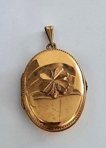 Antiek verguld medaillon met Klavertje. AM DBL (7812-1039), Sieraden, Tassen en Uiterlijk, Antieke sieraden, Ophalen, Overige materialen