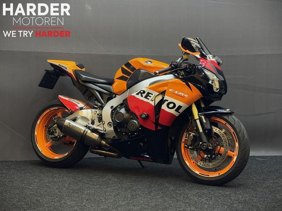 HONDA CBR 1000 RR FIREBLADE ABS/TUNE/AKRA/GARANTIE!, Motoren, Motoren | Honda, HONDA, 4 cilinders, Motorrijbewijs A, Bedrijf