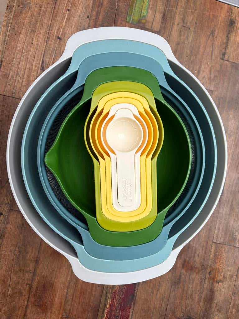 Joseph Joseph Nest 9-delige set mengkommen en maatbekers, Kunststof, Ophalen of Verzenden, Meerkleurig, Overige merken