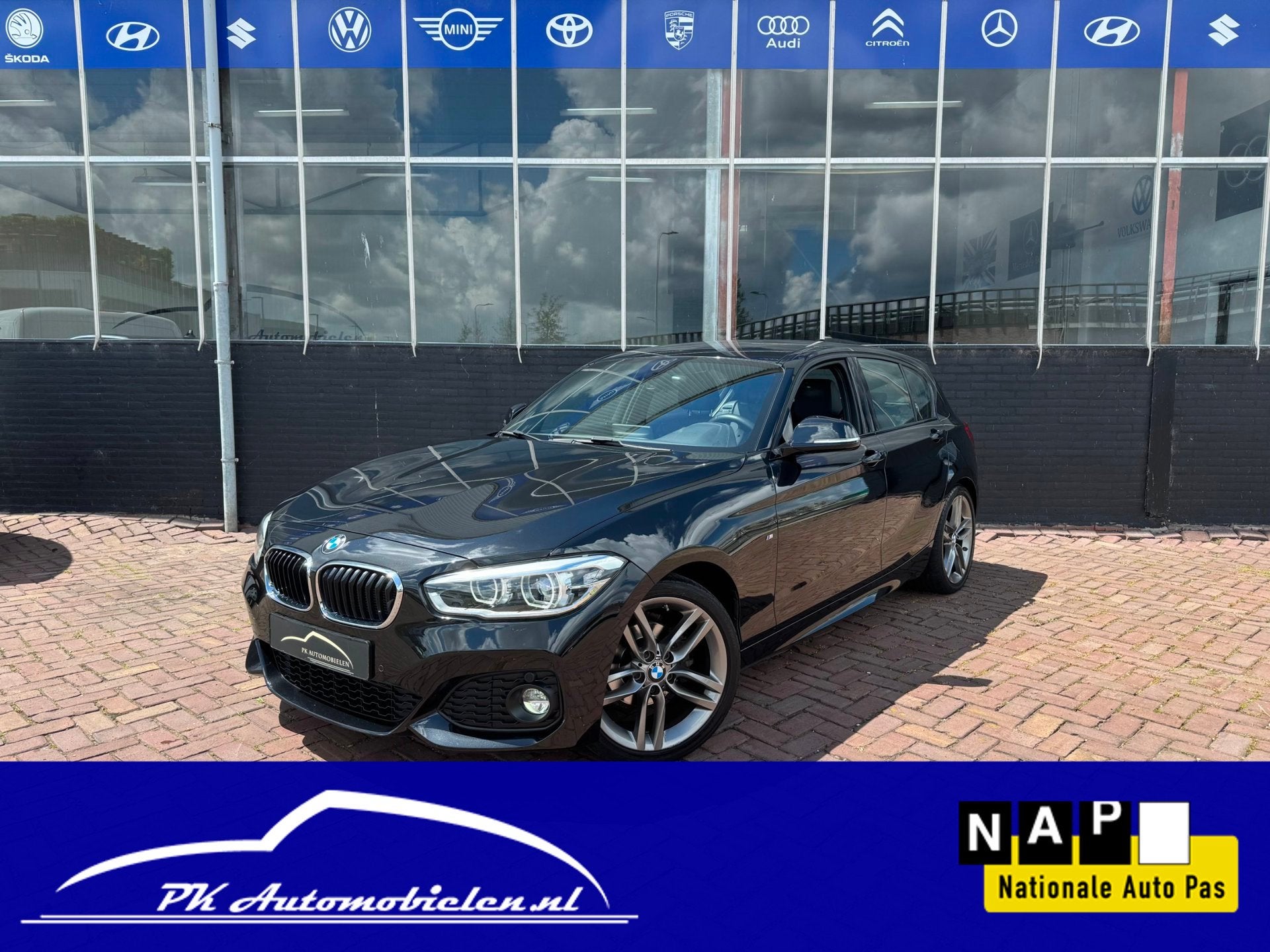 BMW 1-serie 118i Edition M Sport Shadow High Executive *LEDE, Gebruikt, Zwart, Bedrijf, 650 kg
