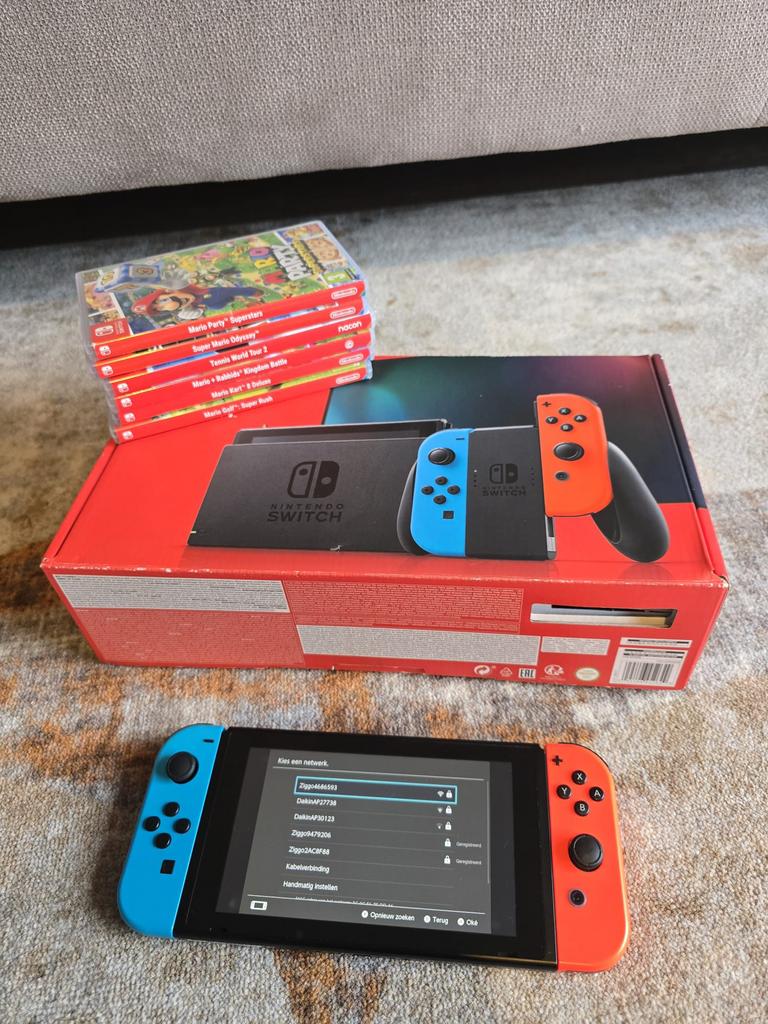 Nintendo Switch V2 met 4 controllers en 6 spellen, Met 3 controllers of meer, Ophalen, Switch 2019 Upgrade, Gebruikt