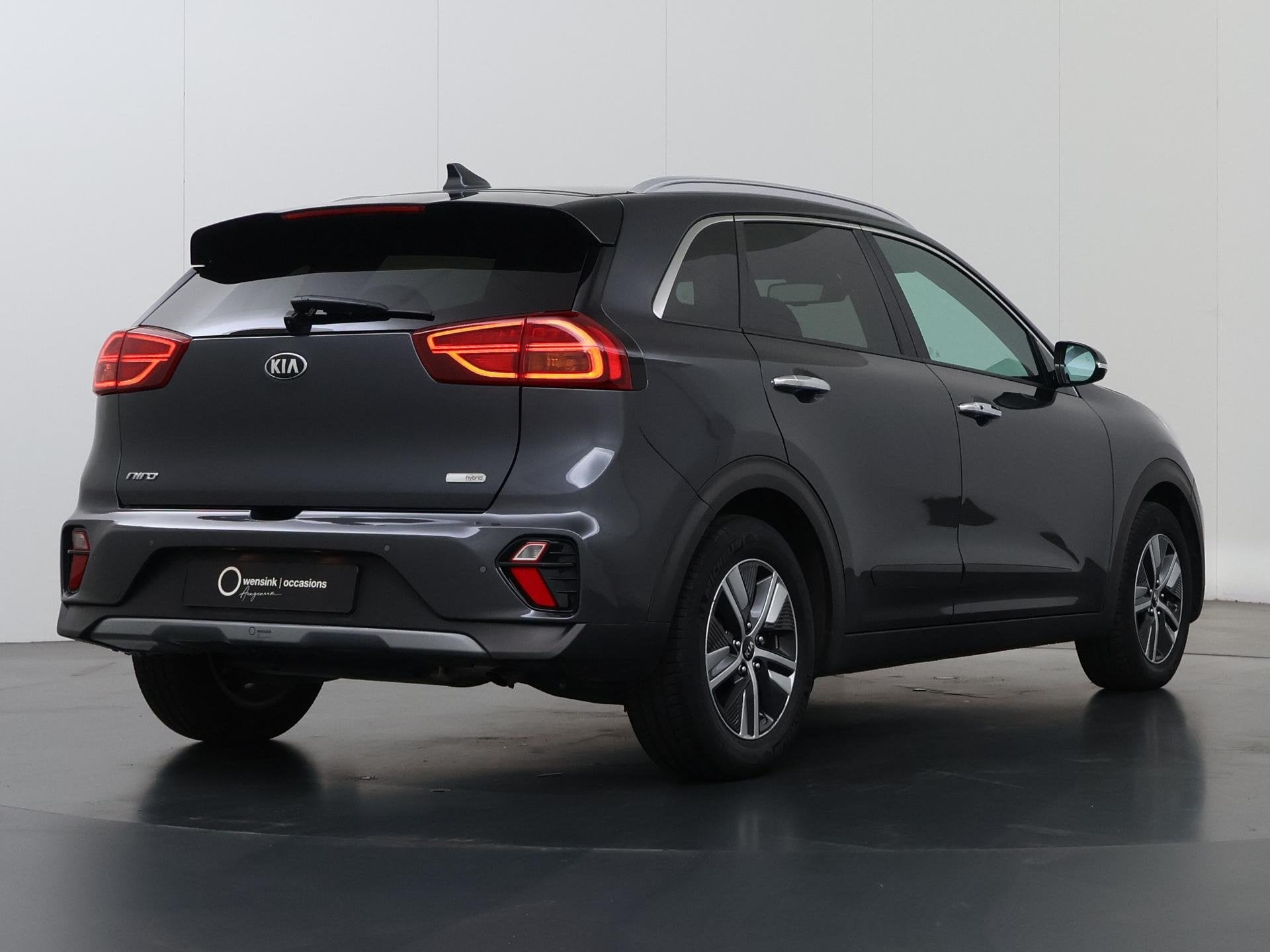 Foto 2 van Kia Niro 1.6 GDi Hybrid DynamicPlusLine Edition | Stoel/Stuu