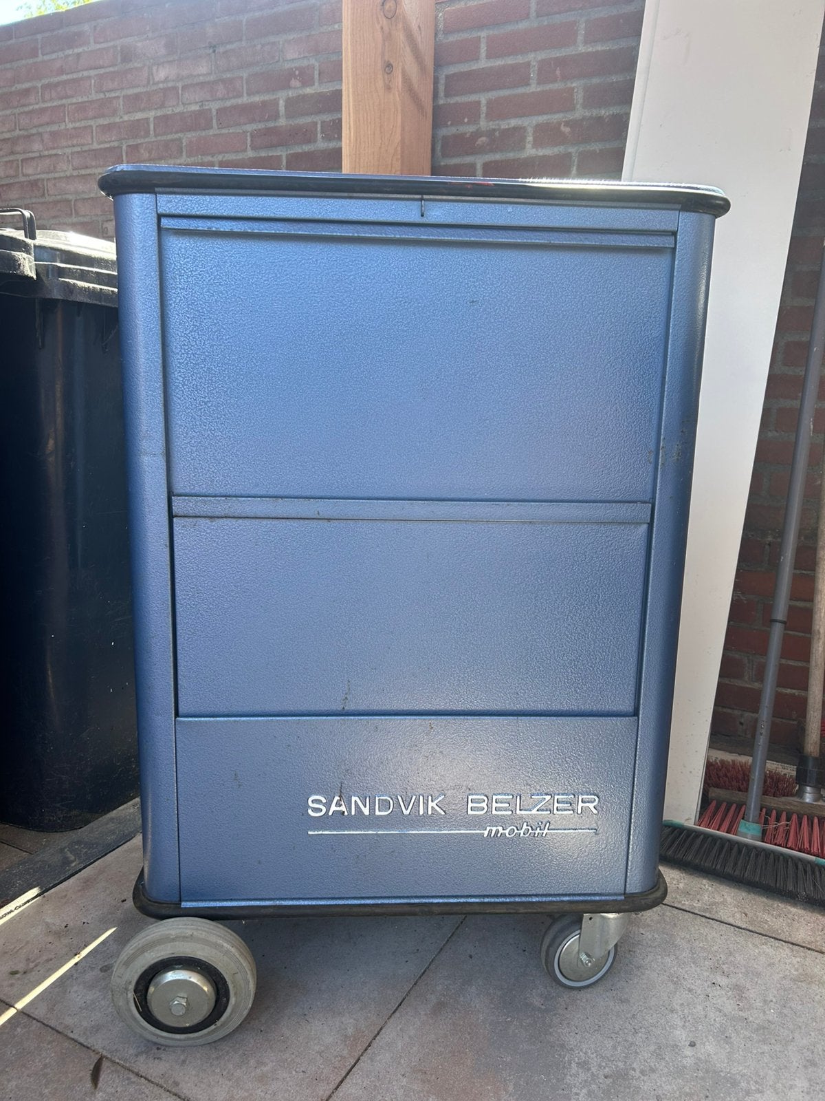 Sandvik gereedschapwagen, Ophalen, Zo goed als nieuw