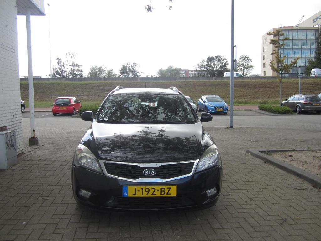 Kia Cee'd Sporty Wagon 1.4 CVVT X-tra, Voorwielaandrijving, Euro 5, Gebruikt, 4 cilinders