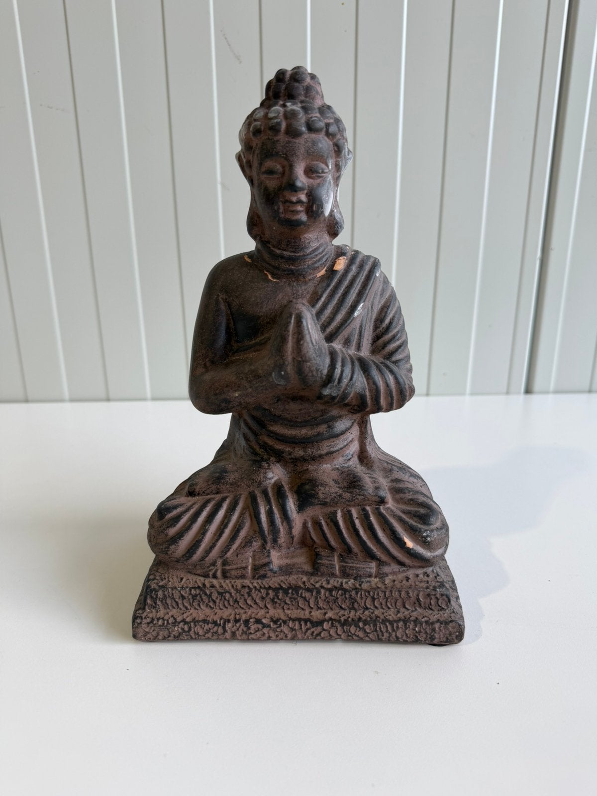 Mediterende namaste mudra Boeddhabeeld, 26 cm, Steen/keramiek, Ophalen of Verzenden, Zo goed als nieuw