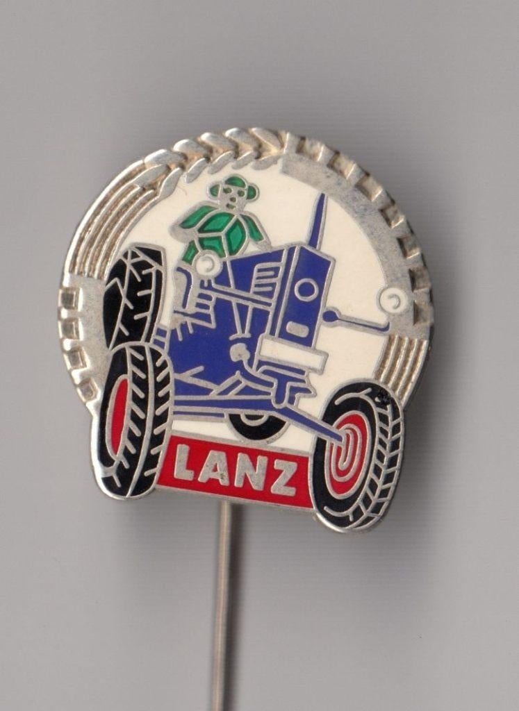 Lanz tractor emaille speldje, Gebruikt, Niet vindbaar, Niet vindbaar, Speldje of Pin