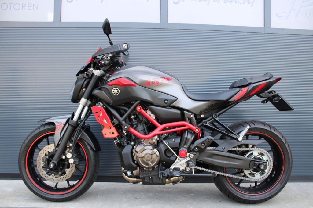 Yamaha MT-07 mt07 Moto cage (2017)*Mivv uitlaat*, 2 cilinders, Motorrijbewijs A, Bedrijf, Onbekend