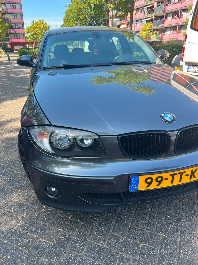 BMW 1-Serie 2.0 118I 2007 Grijs, Auto's, BMW, 1-Serie, 1995 cc, 1225 kg, 4 cilinders