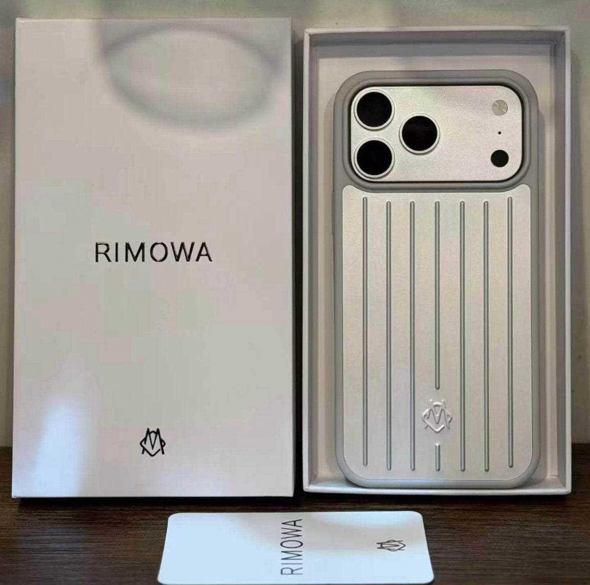 Rimowa telefoonhoesje iPhone 17 Pro Max, IPhone 17, Nieuw, Hoesje of Tasje, Ophalen of Verzenden