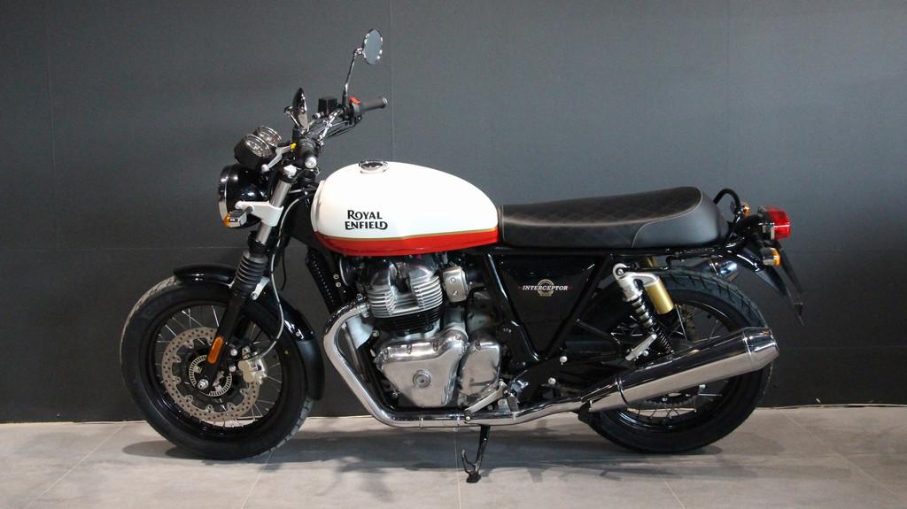 Royal-Enfield INTERCEPTOR 650 (bj 2026), Motoren, Motoren | Royal Enfield, Lorentzlaan 14
3401 MX  IJSSELSTEIN UT, Bedrijf, Info@motomondo.com