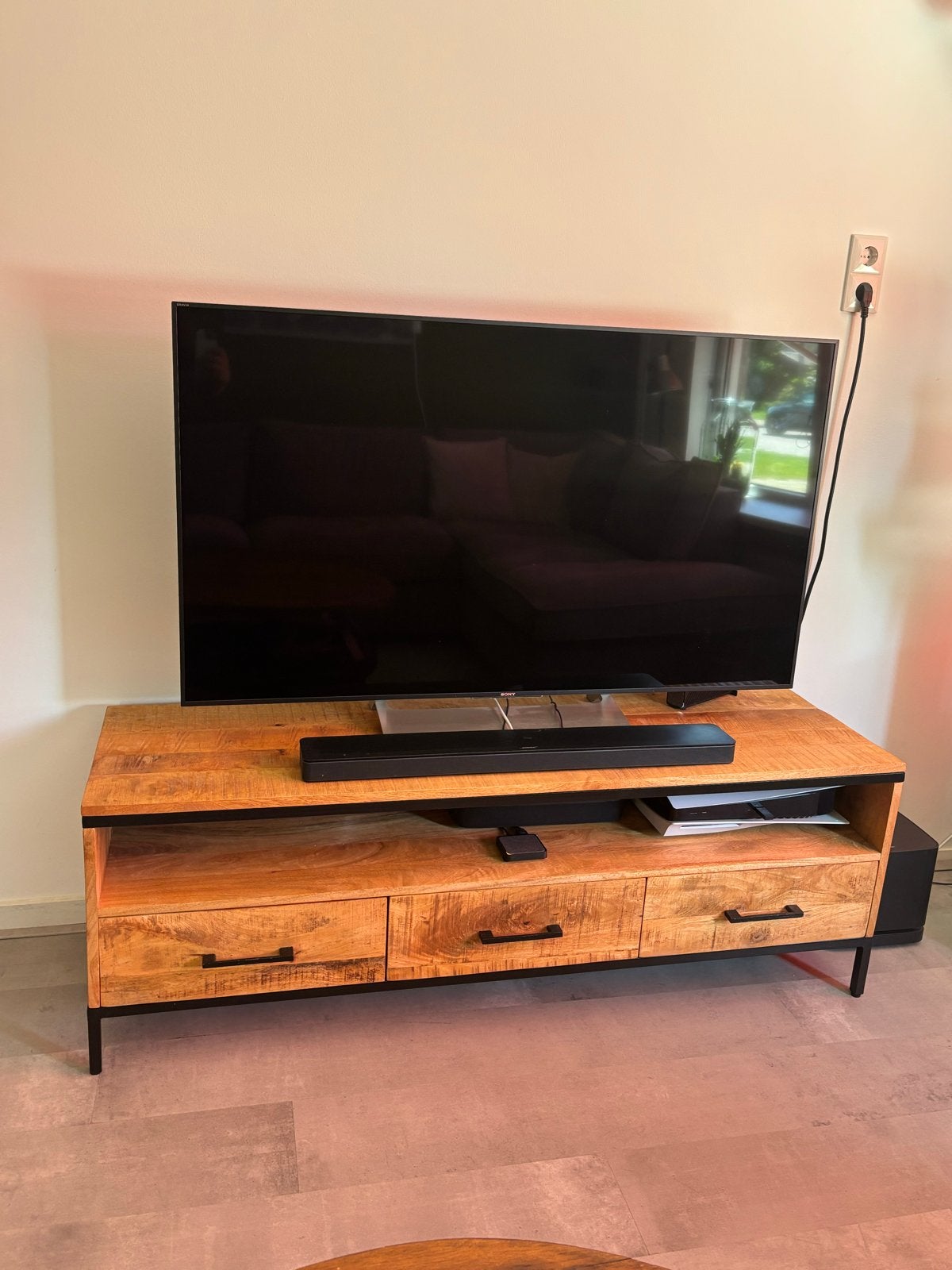 Prachtig mangohouten tv-meubel Leen Bakker Trevor, Ophalen, 100 tot 150 cm, Zo goed als nieuw, Minder dan 100 cm