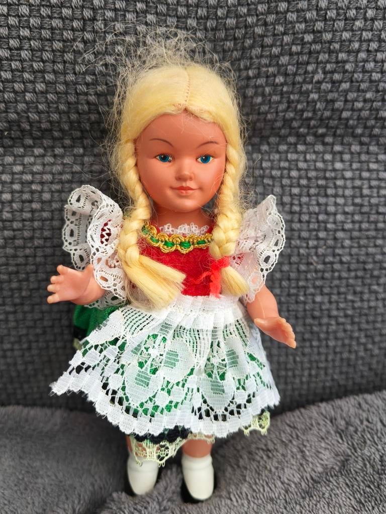 Brocante klederdracht poppetje, Verzamelen, Poppen, Ophalen of Verzenden, Zo goed als nieuw, Pop