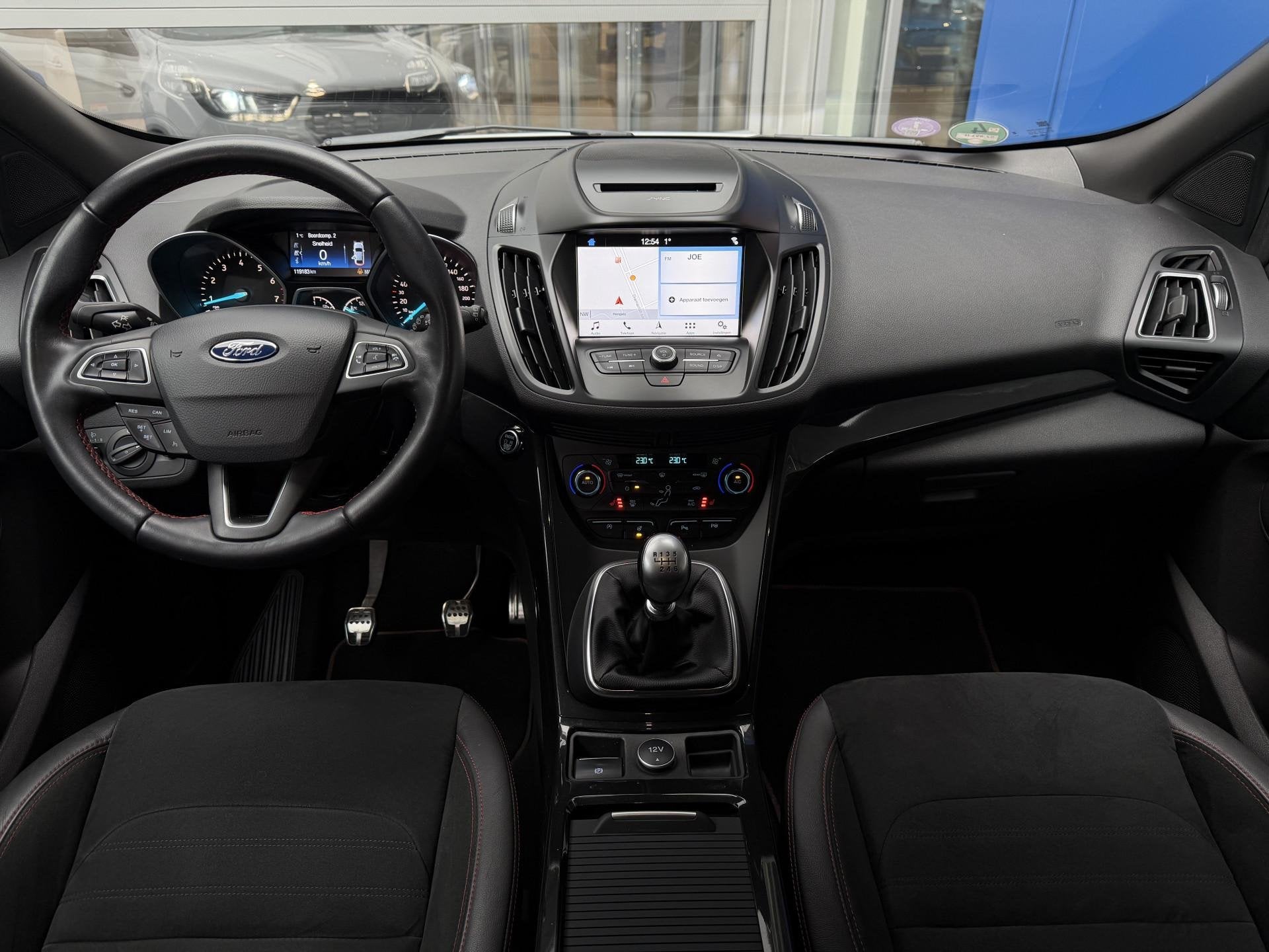 Ford Kuga 1.5 EcoBoost ST Line | 1800kg trekgw. | 19 inch |, 12 maanden, 4 cilinders, Leder en Stof, Wit