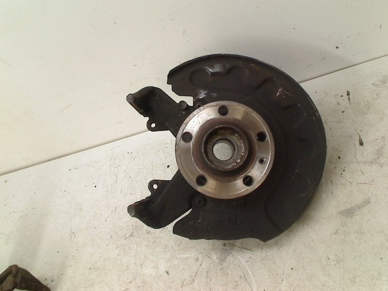 Fusee Links Voor wiellagerhuis Polo V (6R) 2012, Gebruikt, Volkswagen, Volkswagen AG, Kundenbetreuung@volkswagen.de