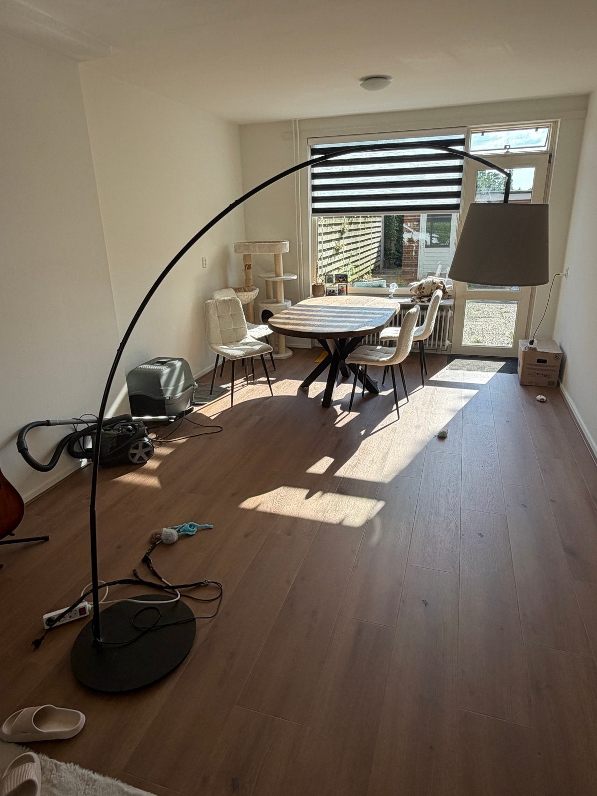 Grote booglamp met beige kap, Huis en Inrichting, Ophalen, Gebruikt, Metaal