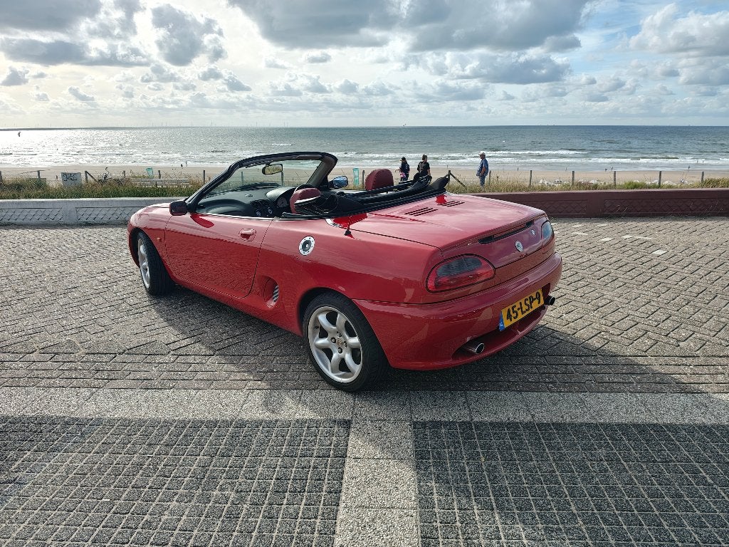 MG F MGF 1997 1.8VVC Rood (96k km) Meeneemprijs € 1500,-, 145 pk, 4 cilinders, Cabriolet, 1104 kg