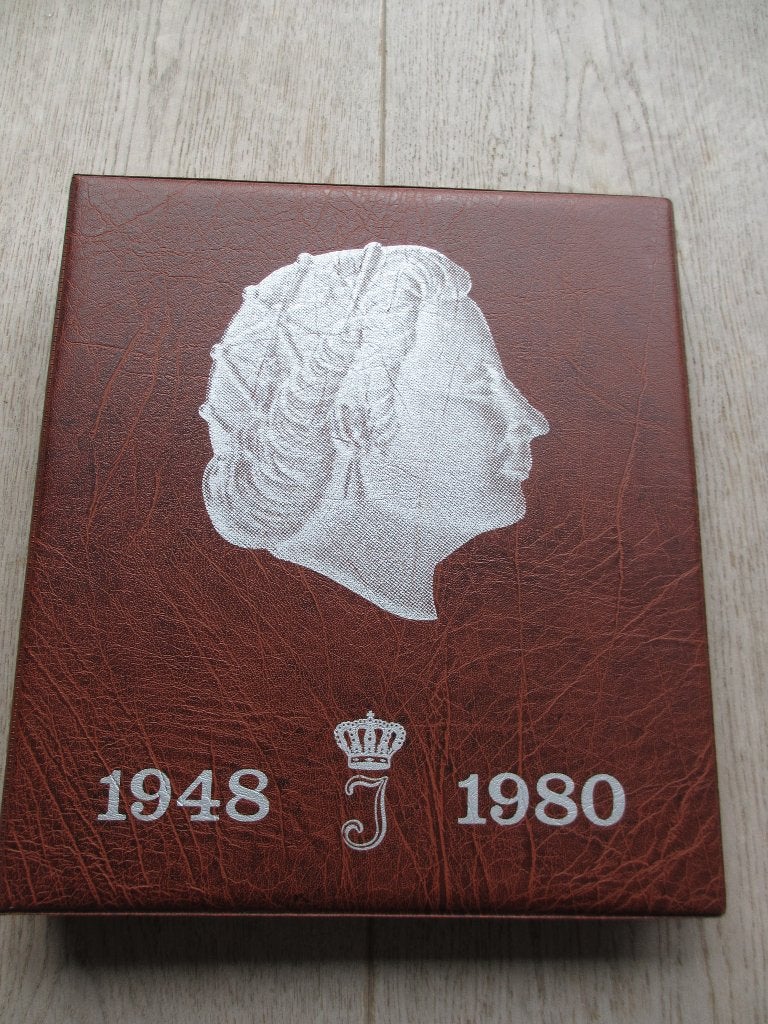 Bruin album met Nederlandse munten van Juliana 1948 - 1980, Postzegels en Munten, Munten | Nederland, Ophalen of Verzenden, Koningin Juliana