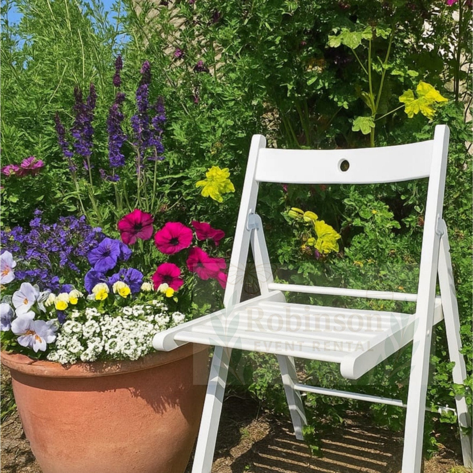 Te huur witte houten klapstoelen / ceremoniestoelen, Ophalen
