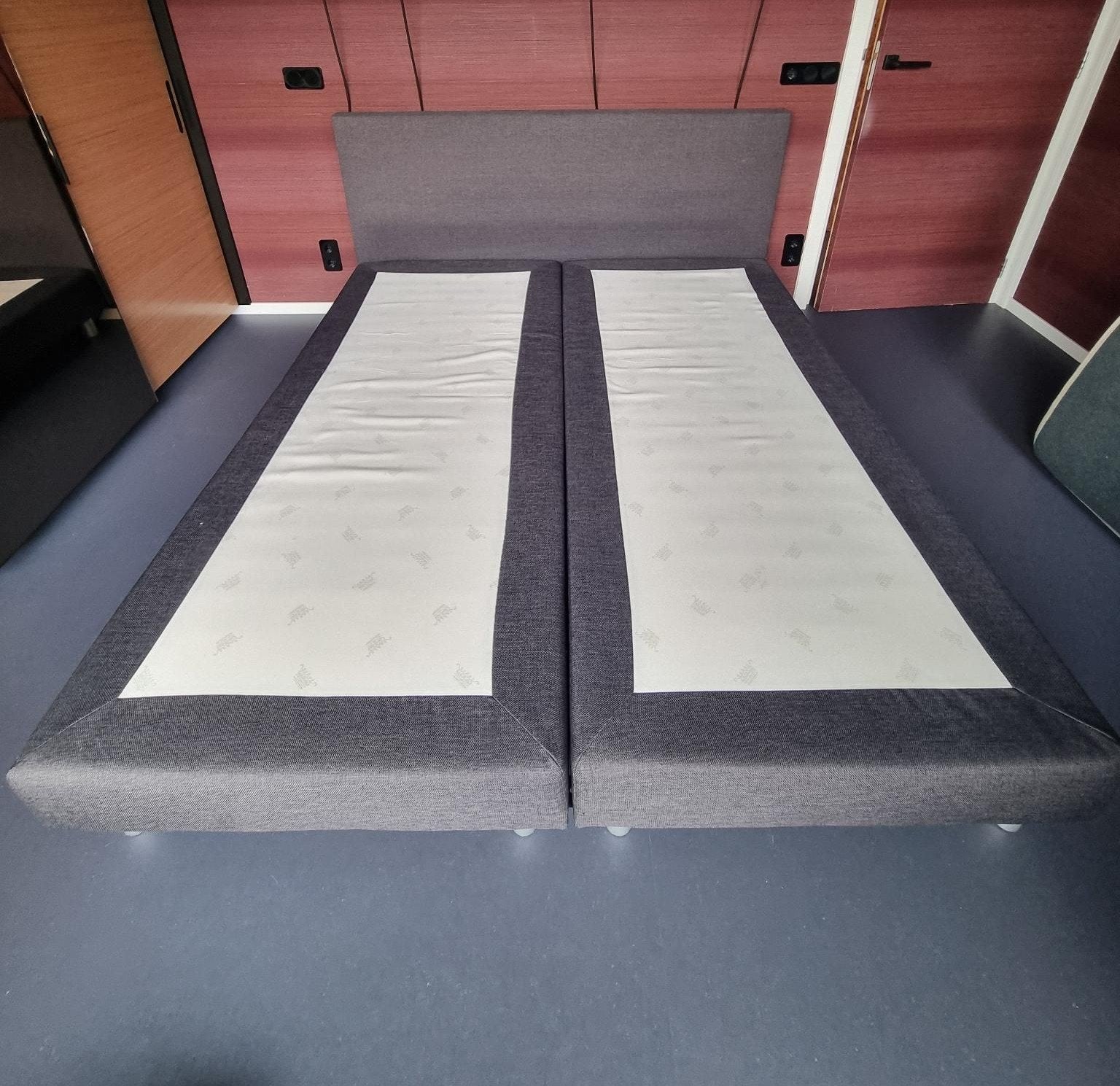 grijze boxspring, Ophalen