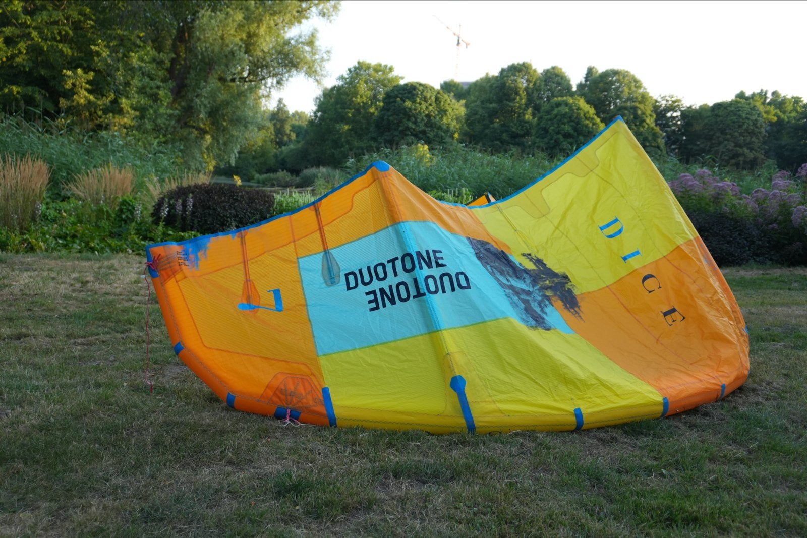 Duotone Dice Kite - 7 m² - Oranje/Geel, Watersport en Boten, Kitesurfen, Gebruikt, Geen board, Ophalen of Verzenden, Kite