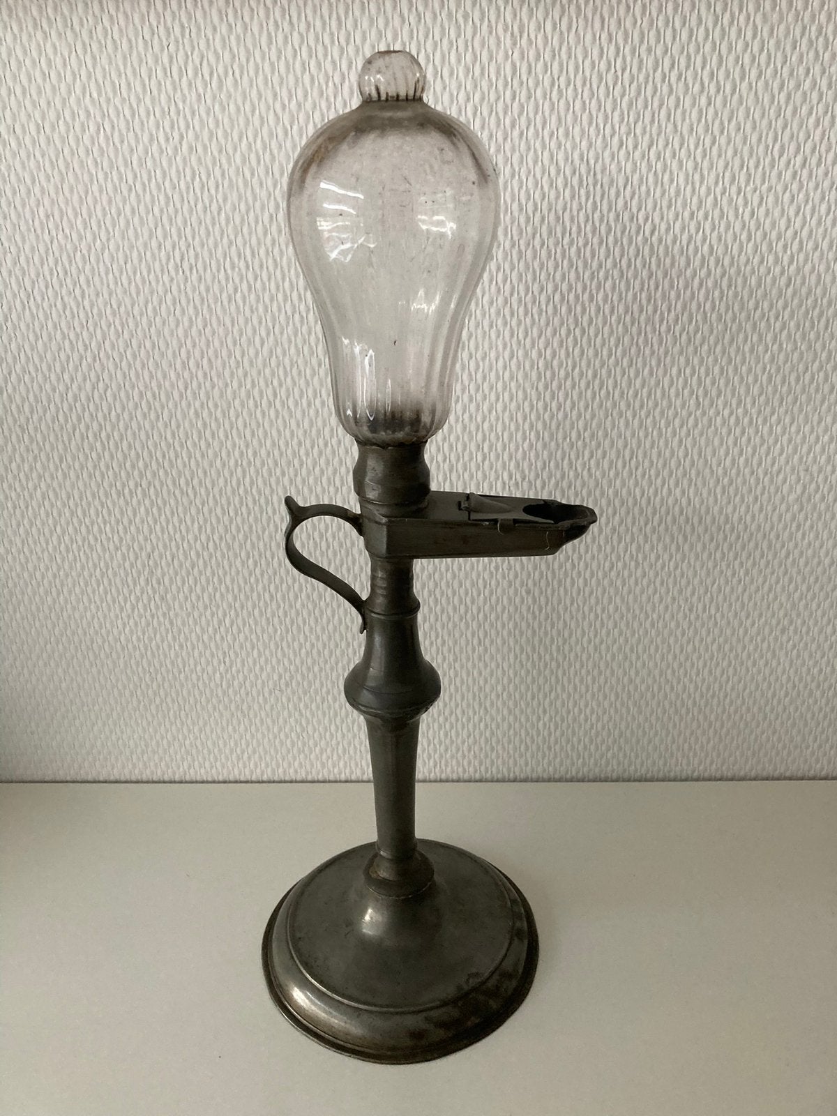 Olielamp.Snotneus. 18e Eeuw. Tin. Geheel gaaf. Hoogte 38 cm., Verzenden