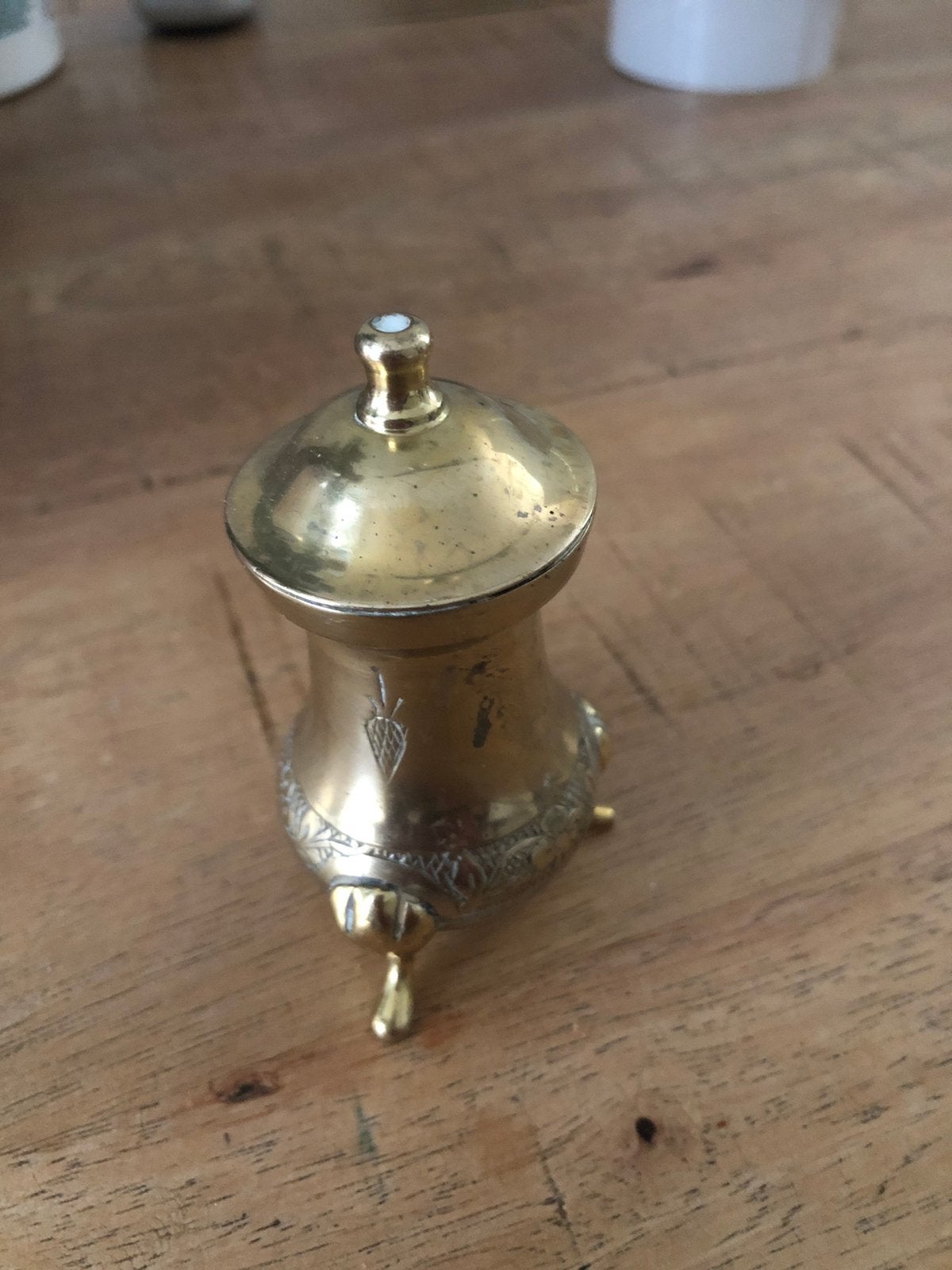 Vintage messing zoutstrooier op pootjes, Ophalen